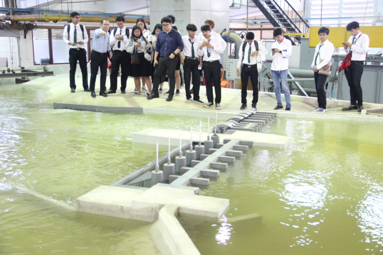 Students from Valaya Alongkorn Rajabhat University visited WEM, AIT